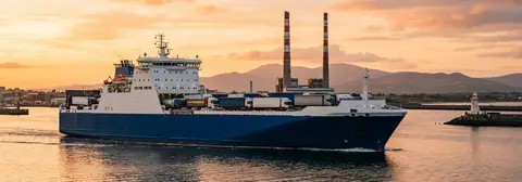 Rototta del traghetto da Dublino a Zeebrugge